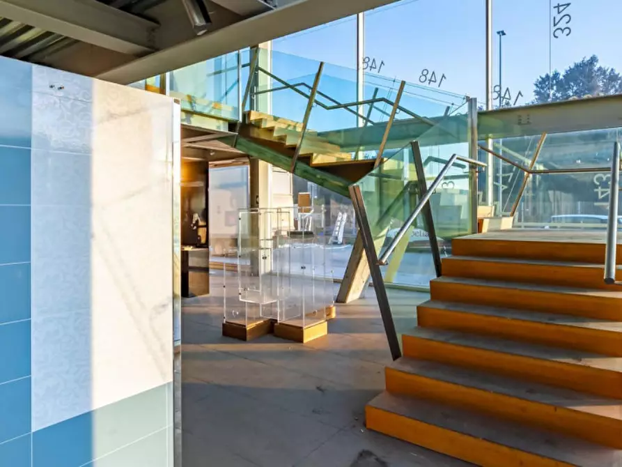 Immagine 9 di Capannone industriale in vendita  in Via Aurelia Sud, N. 176a a Viareggio