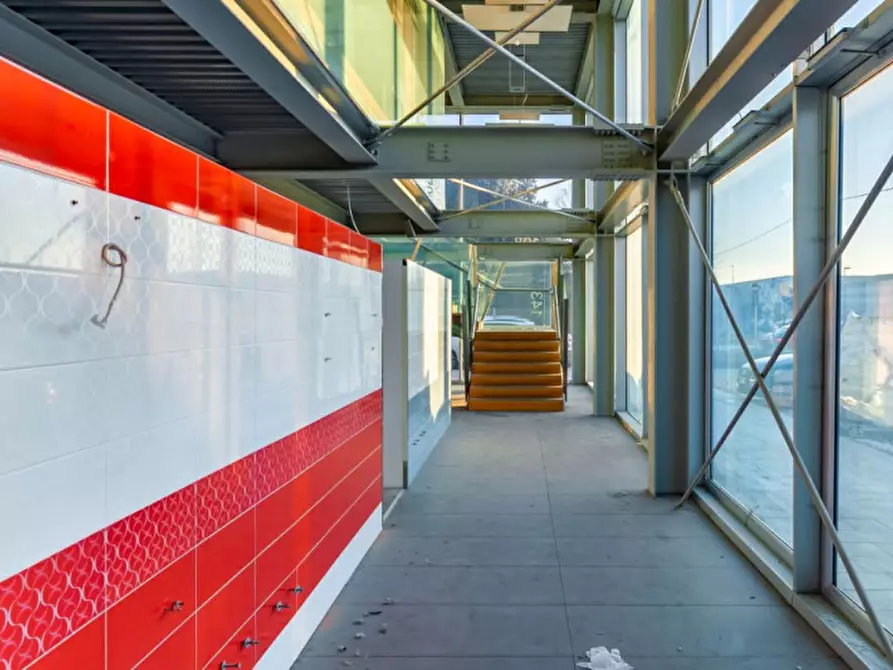 Immagine 10 di Capannone industriale in vendita  in Via Aurelia Sud, N. 176a a Viareggio