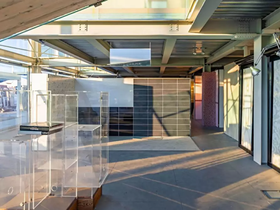 Immagine 12 di Capannone industriale in vendita  in Via Aurelia Sud, N. 176a a Viareggio