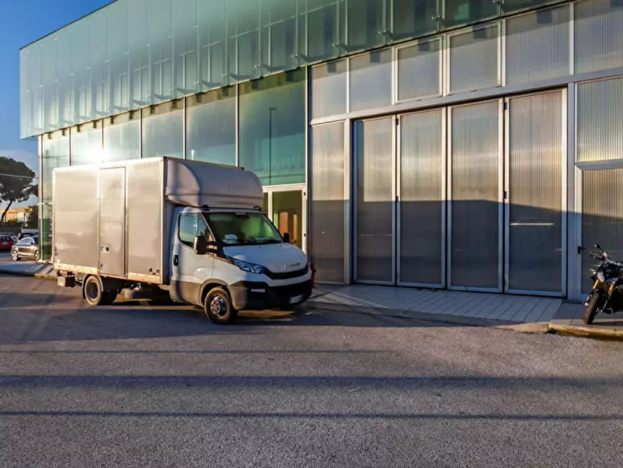 Immagine 17 di Capannone industriale in vendita  in Via Aurelia Sud, N. 176a a Viareggio