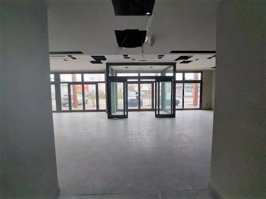 Immagine 5 di Attività commerciale in vendita  in via della Cooperazione, N. 106 a Medicina