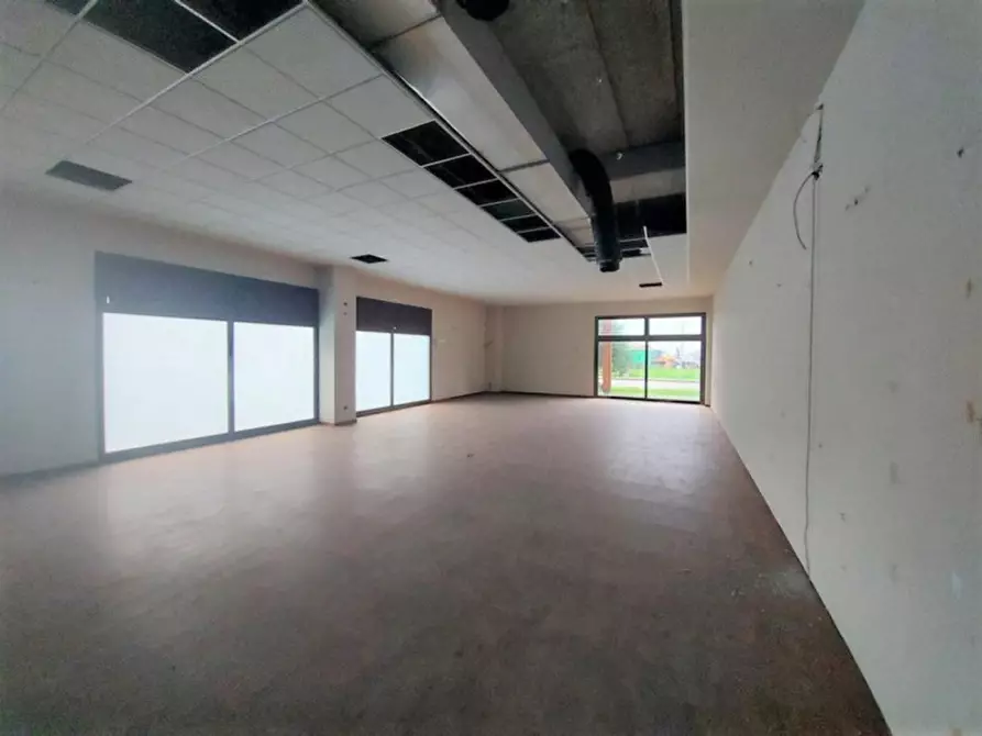 Immagine 11 di Attività commerciale in vendita  in via della Cooperazione, N. 106 a Medicina