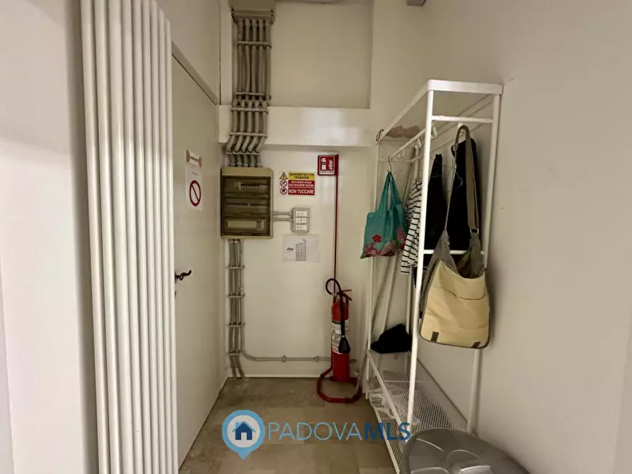 Immagine 9 di Negozio in vendita  in Via Pontevigodarzere, 111 a Padova