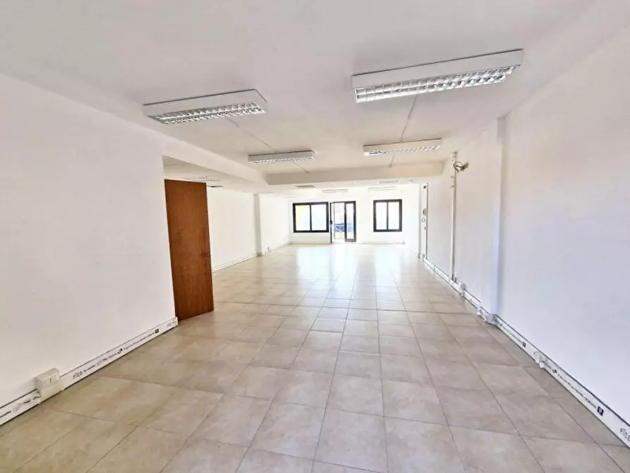 Immagine 2 di Ufficio in vendita  in Via Roma, N. 1 a Olbia