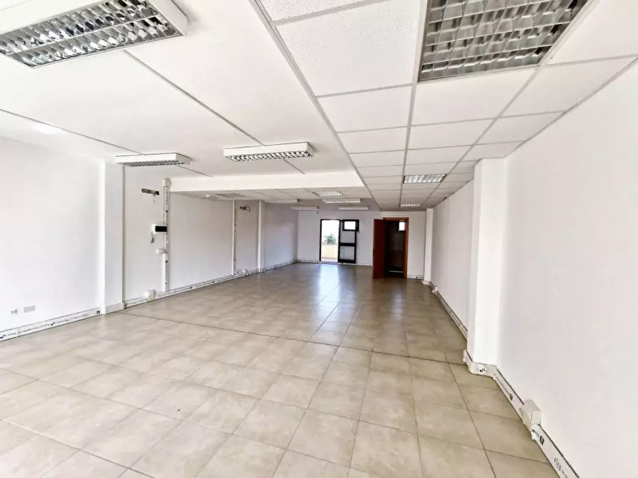 Immagine 3 di Ufficio in vendita  in Via Roma, N. 1 a Olbia