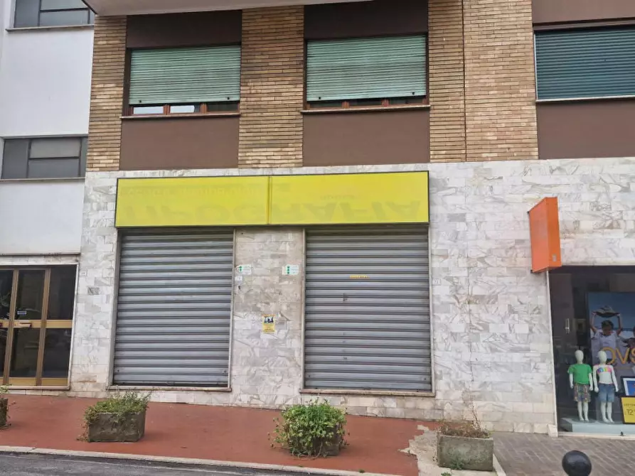 Immagine 1 di Negozio in vendita  in Via Casilina Nord, 140, 03013 Ferentino FR, Italia a Ferentino