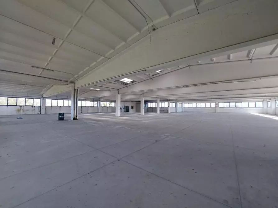 Immagine 3 di Capannone industriale in vendita  in Giulianova, N. snc a Giulianova