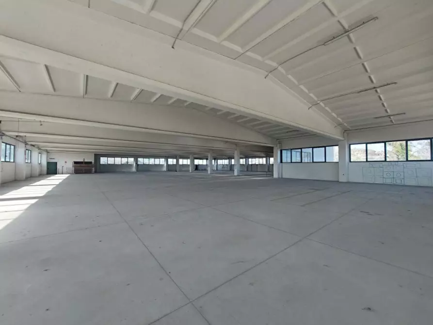 Immagine 4 di Capannone industriale in vendita  in Giulianova, N. snc a Giulianova