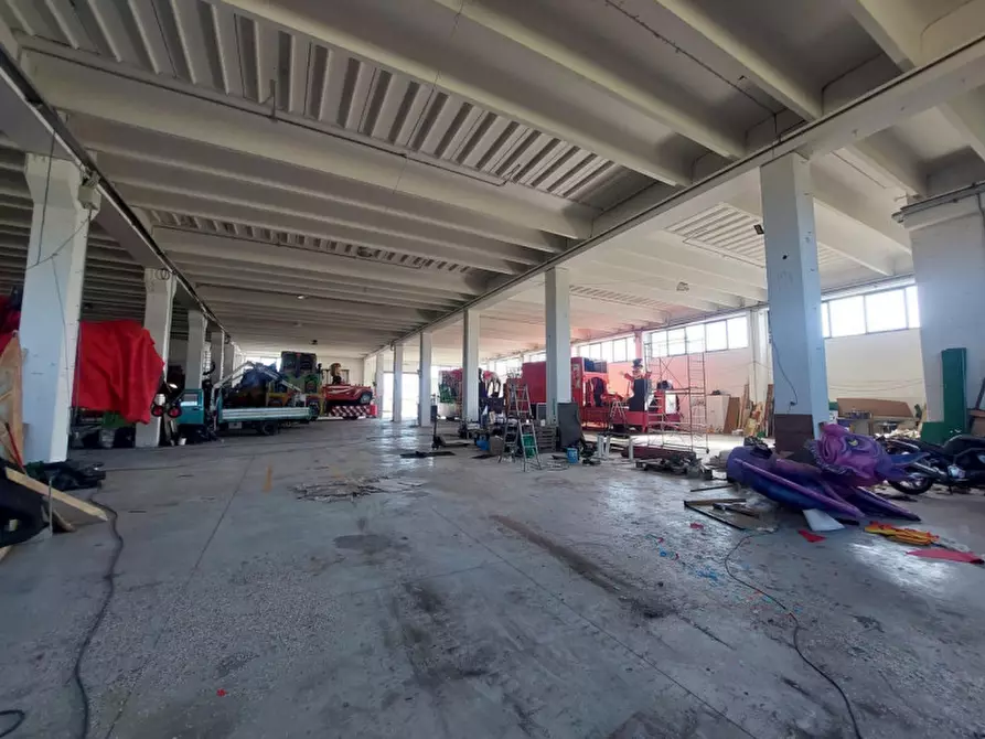 Immagine 10 di Capannone industriale in vendita  in Giulianova, N. snc a Giulianova