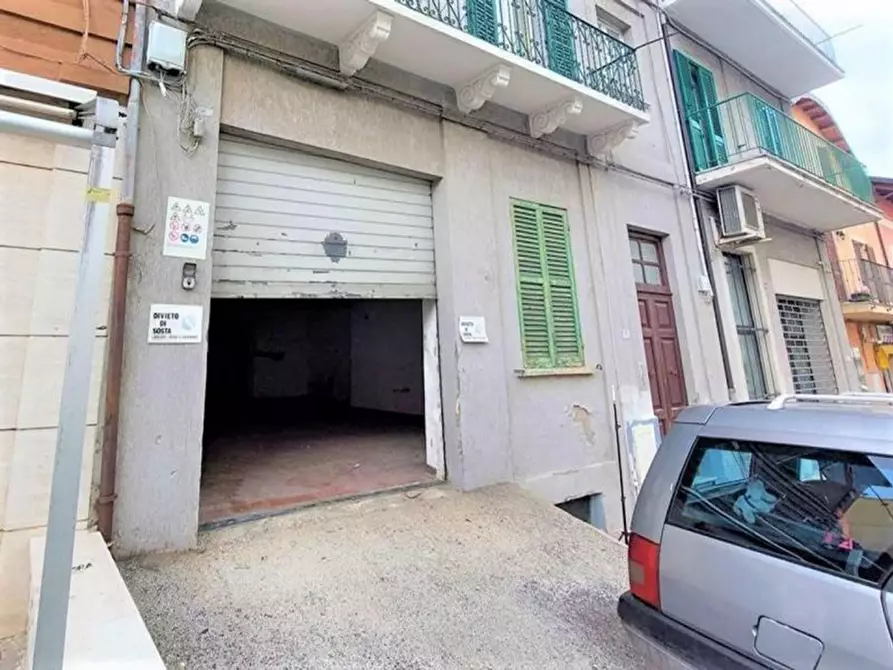 Immagine 4 di Negozio in vendita  in Via Lucio Camarra, N. 50 a Chieti