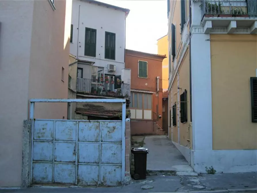 Immagine 11 di Negozio in vendita  in Via Lucio Camarra, N. 50 a Chieti