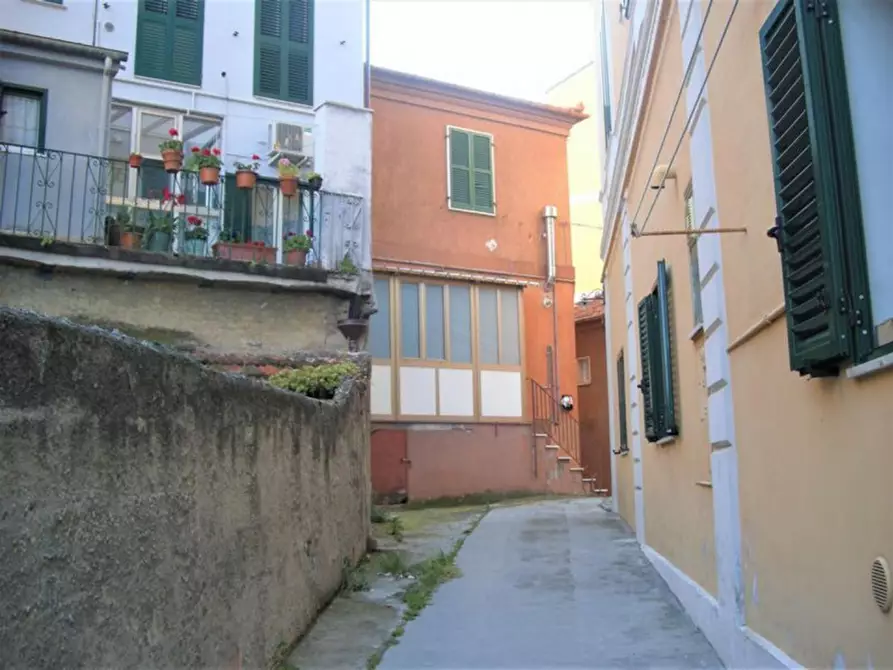 Immagine 12 di Negozio in vendita  in Via Lucio Camarra, N. 50 a Chieti