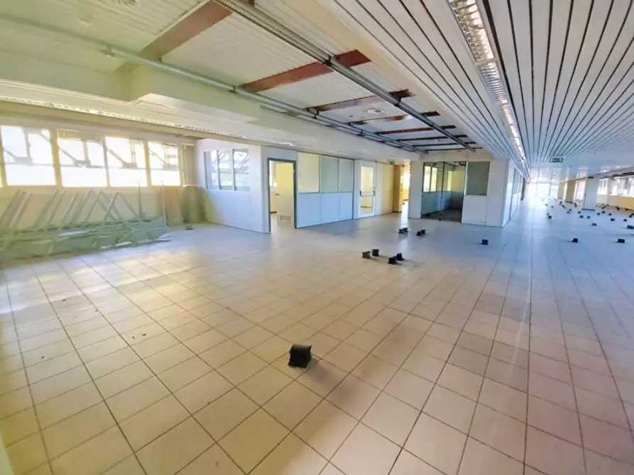 Immagine 10 di Ufficio in vendita  in Via maria Assunta, N. 61 a Nova Milanese