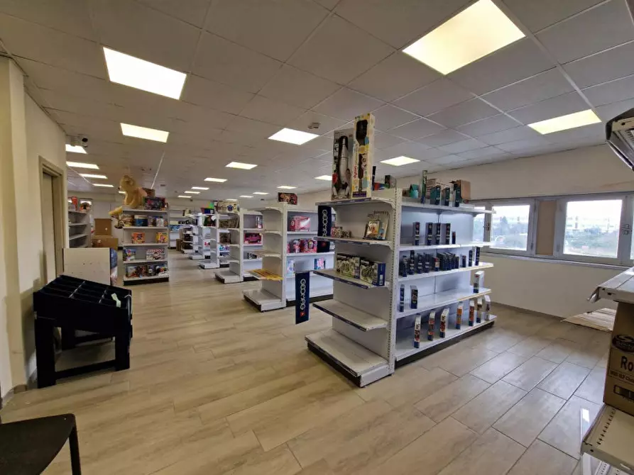 Immagine 3 di Capannone industriale in vendita  in Via GIOVANNI LATERZA, N. snc a Marcianise