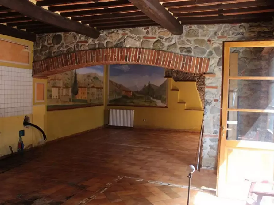 Immagine 2 di Negozio in vendita  in località Diecimo, N. snc a Borgo A Mozzano