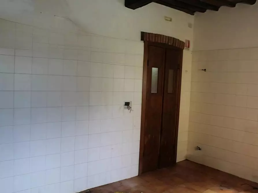 Immagine 1 di Negozio in vendita  in località Diecimo, N. snc a Borgo A Mozzano