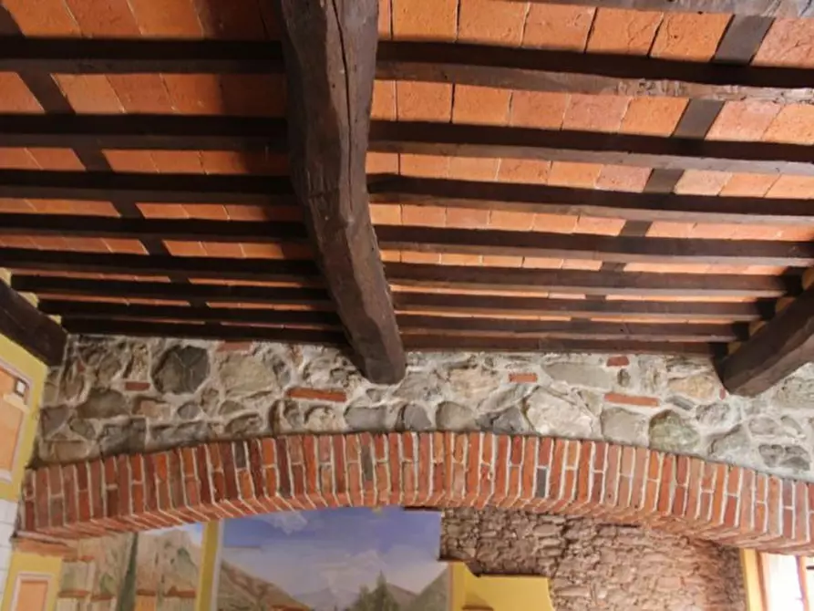 Immagine 3 di Negozio in vendita  in località Diecimo, N. snc a Borgo A Mozzano