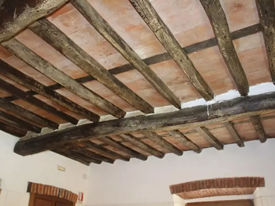 Immagine 10 di Negozio in vendita  in località Diecimo, N. snc a Borgo A Mozzano