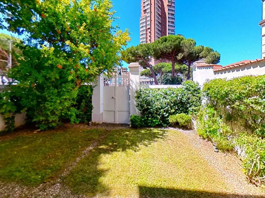 Immagine 9 di Villa in vendita  in Via Goffredo Mameli, N. 1 a Livorno