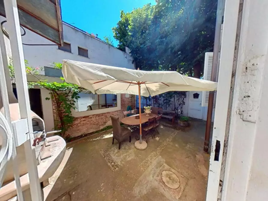 Immagine 16 di Villa in vendita  in Via Goffredo Mameli, N. 1 a Livorno