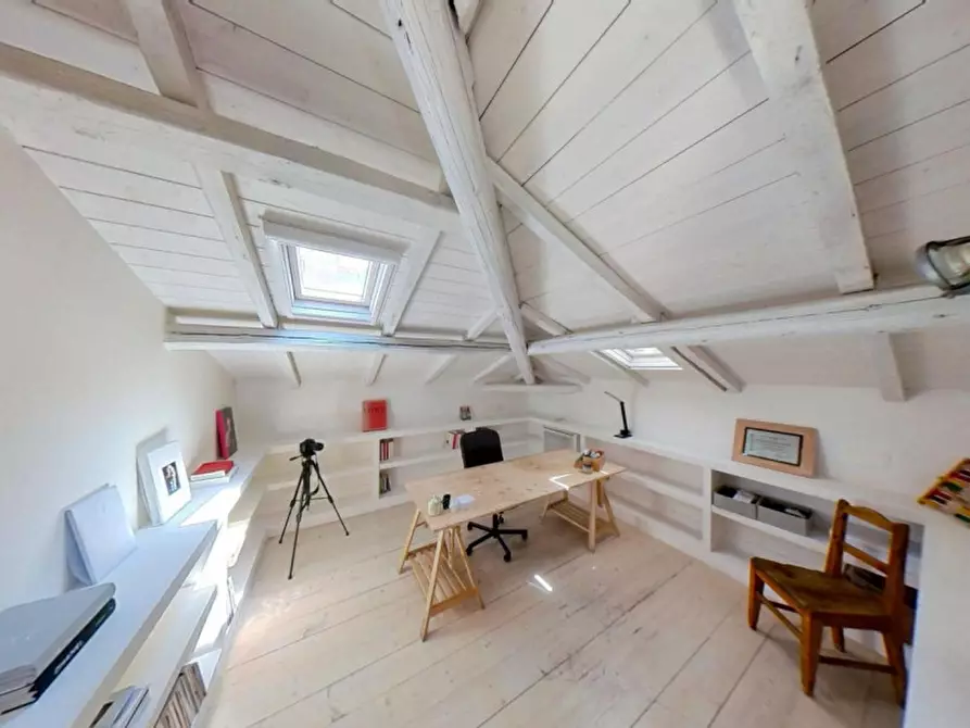 Immagine 28 di Villa in vendita  in Via Goffredo Mameli, N. 1 a Livorno