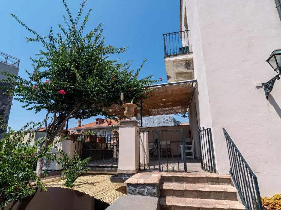 Immagine 2 di Appartamento in vendita  in Via Guarnaccia, 48, 95021 Aci Castello CT, Italia a Aci Castello