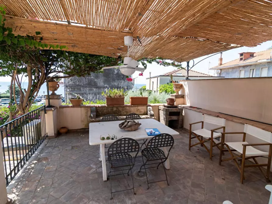 Immagine 4 di Appartamento in vendita  in Via Guarnaccia, 48, 95021 Aci Castello CT, Italia a Aci Castello