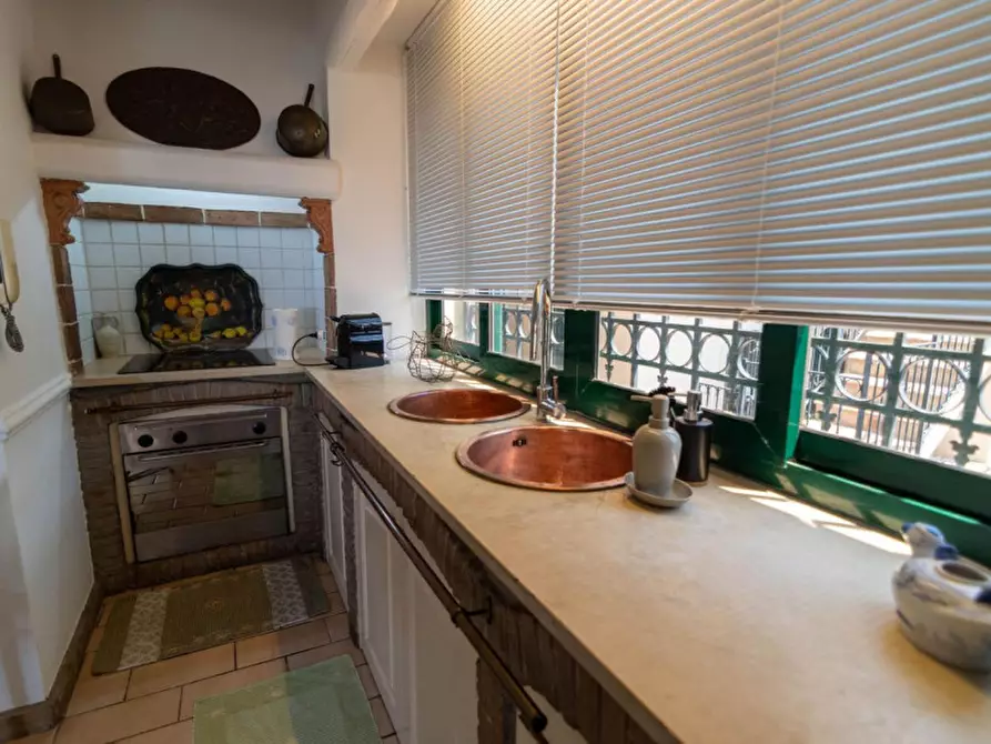 Immagine 10 di Appartamento in vendita  in Via Guarnaccia, 48, 95021 Aci Castello CT, Italia a Aci Castello