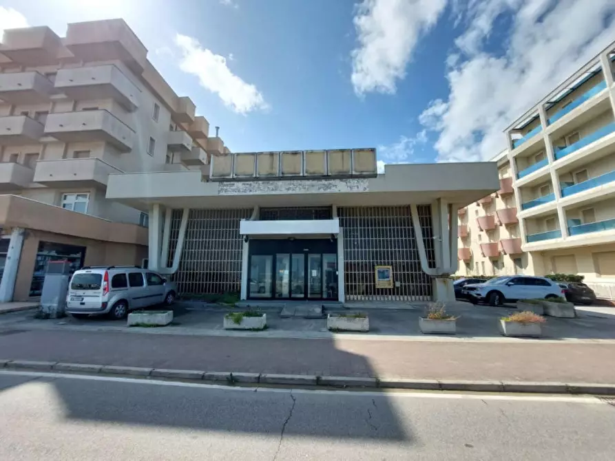 Immagine 1 di Palazzo in vendita  in VIA PINZON, N. 188 a Bellaria-Igea Marina