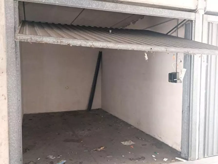 Immagine 2 di Posto auto in vendita  in Via dei Giardinetti, N. 158 a Roma