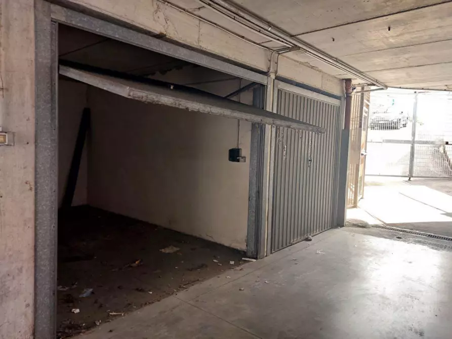 Immagine 3 di Posto auto in vendita  in Via dei Giardinetti, N. 158 a Roma