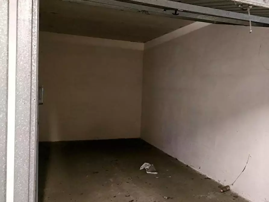 Immagine 2 di Posto auto in vendita  in Via dei Giardinetti, N. 158 a Roma