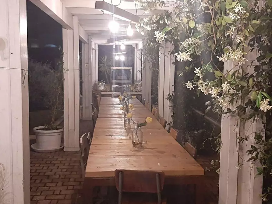 Immagine 2 di Attività commerciale in vendita  in zona centrale a Putignano