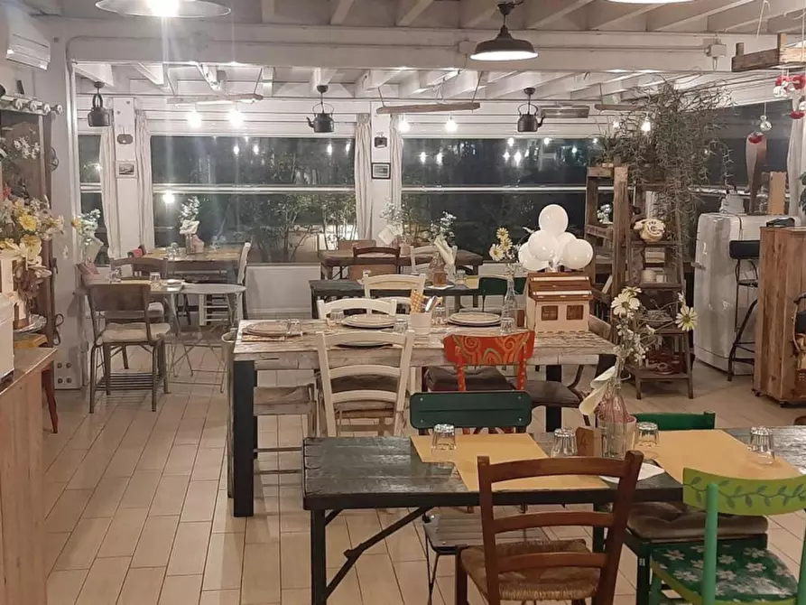 Immagine 3 di Attività commerciale in vendita  in zona centrale a Putignano