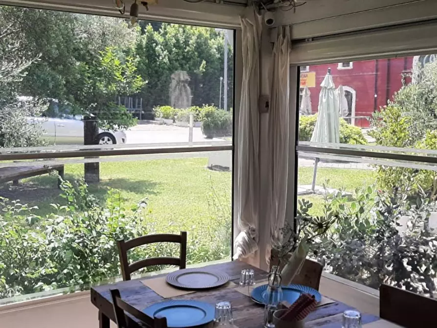 Immagine 16 di Attività commerciale in vendita  in zona centrale a Putignano