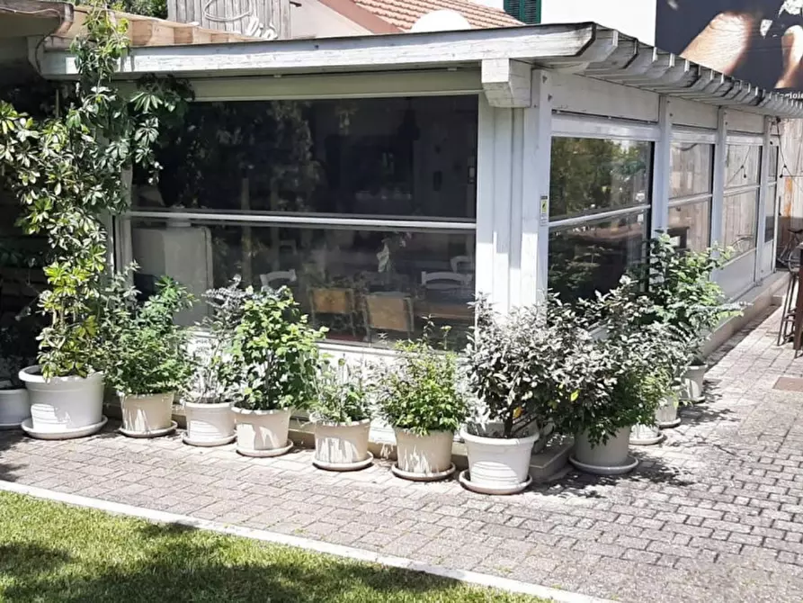 Immagine 19 di Attività commerciale in vendita  in zona centrale a Putignano