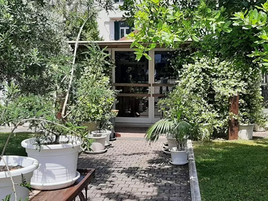 Immagine 22 di Attività commerciale in vendita  in zona centrale a Putignano