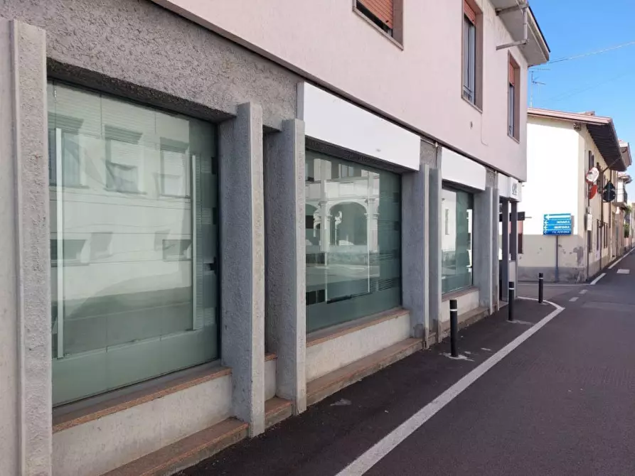 Immagine 2 di Ufficio in vendita  in VIA 25 APRILE, N. 17 a Parona