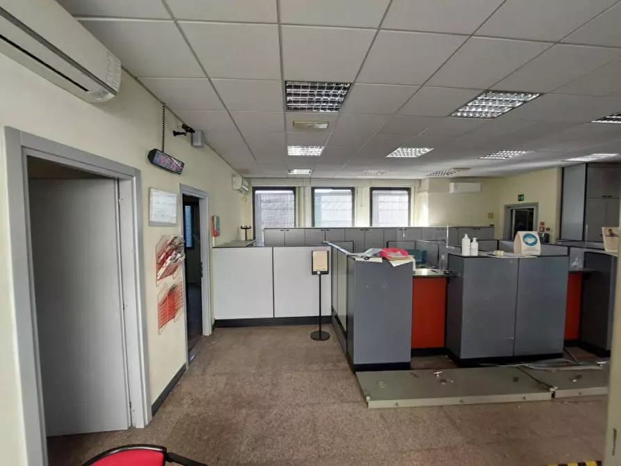 Immagine 12 di Ufficio in vendita  in VIA 25 APRILE, N. 17 a Parona