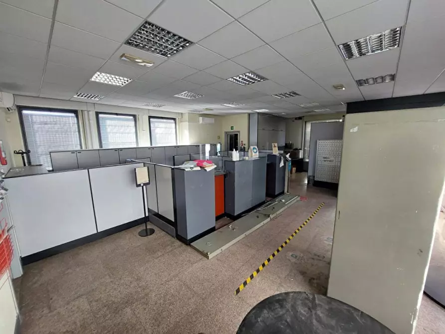 Immagine 14 di Ufficio in vendita  in VIA 25 APRILE, N. 17 a Parona