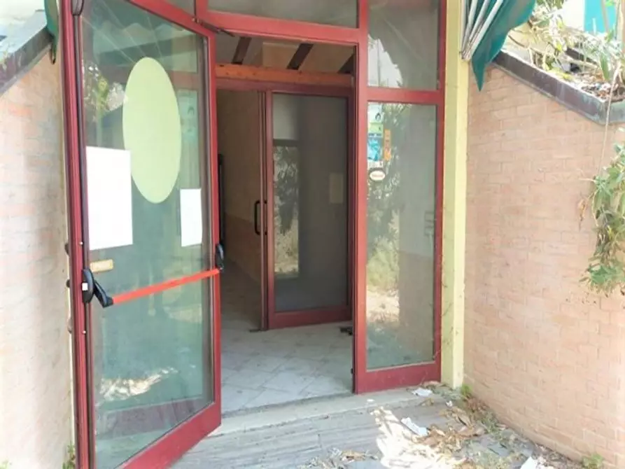 Immagine 12 di Attività commerciale in vendita  in via Roma, N. 65-67 a Montecosaro