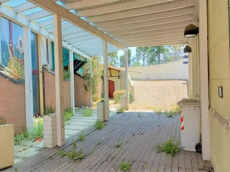 Immagine 13 di Attività commerciale in vendita  in via Roma, N. 65-67 a Montecosaro