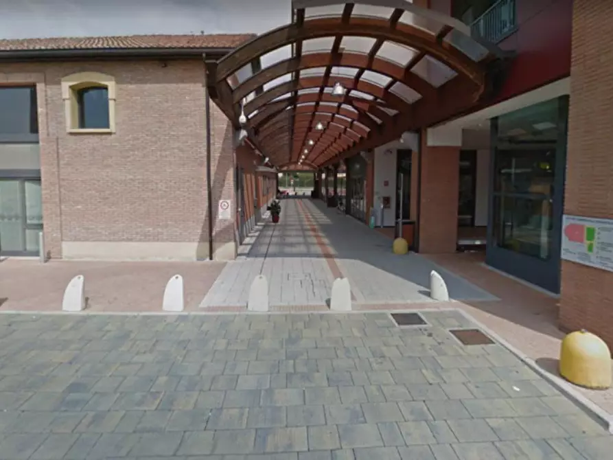 Immagine 5 di Negozio in vendita  in PIAZZA ILARIA ALPI, N. 25 a Nonantola