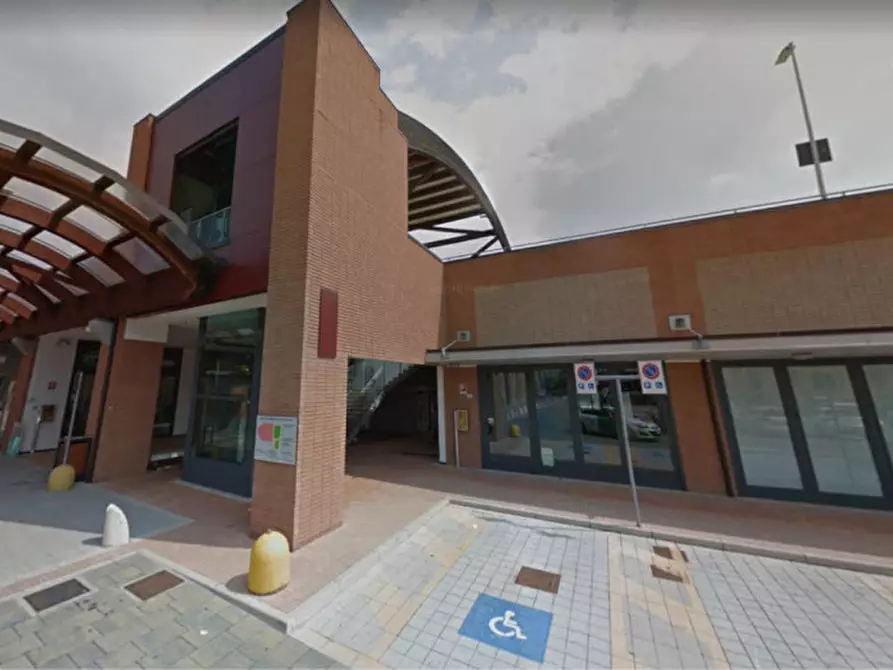 Immagine 9 di Negozio in vendita  in PIAZZA ILARIA ALPI, N. 25 a Nonantola