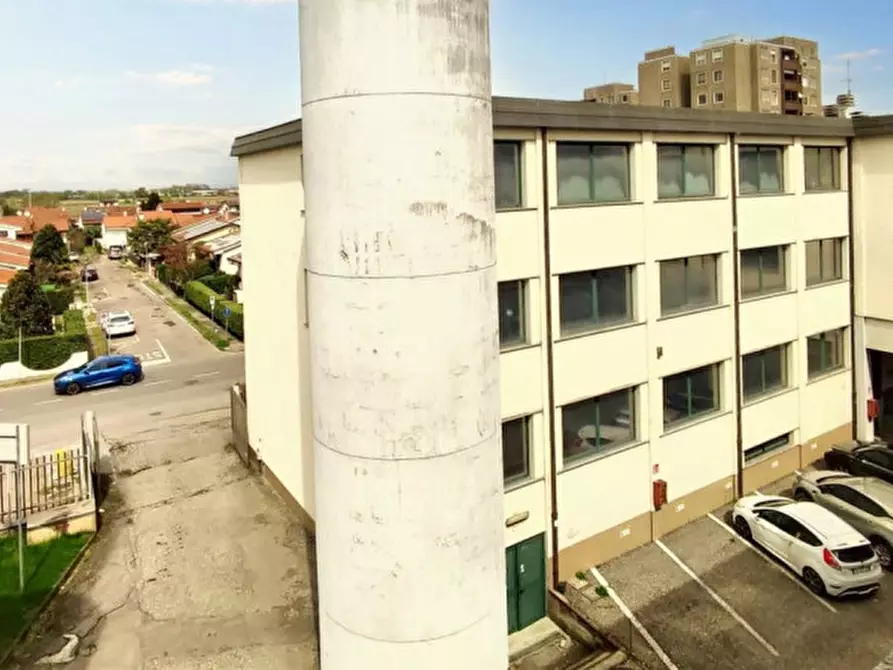 Immagine 1 di Ufficio in vendita  in Via Boccaccio, N. 27 a Trezzano Sul Naviglio