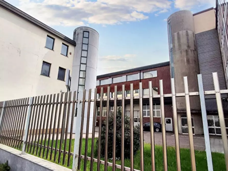 Immagine 18 di Ufficio in vendita  in Via Boccaccio, N. 27 a Trezzano Sul Naviglio