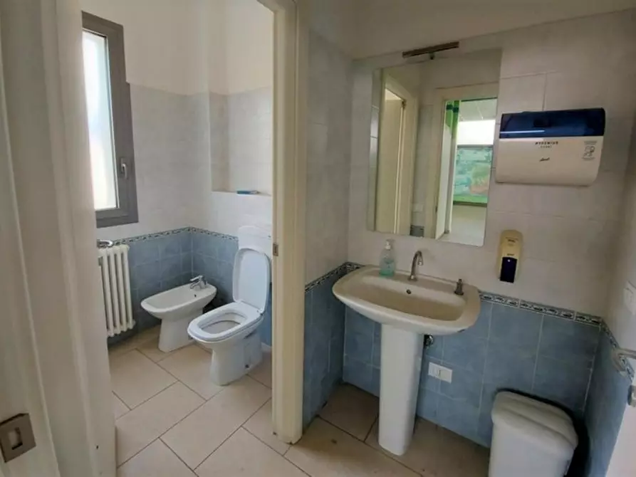 Immagine 4 di Negozio in vendita  in Via San Carlo, N. 12 a Castel Guelfo Di Bologna