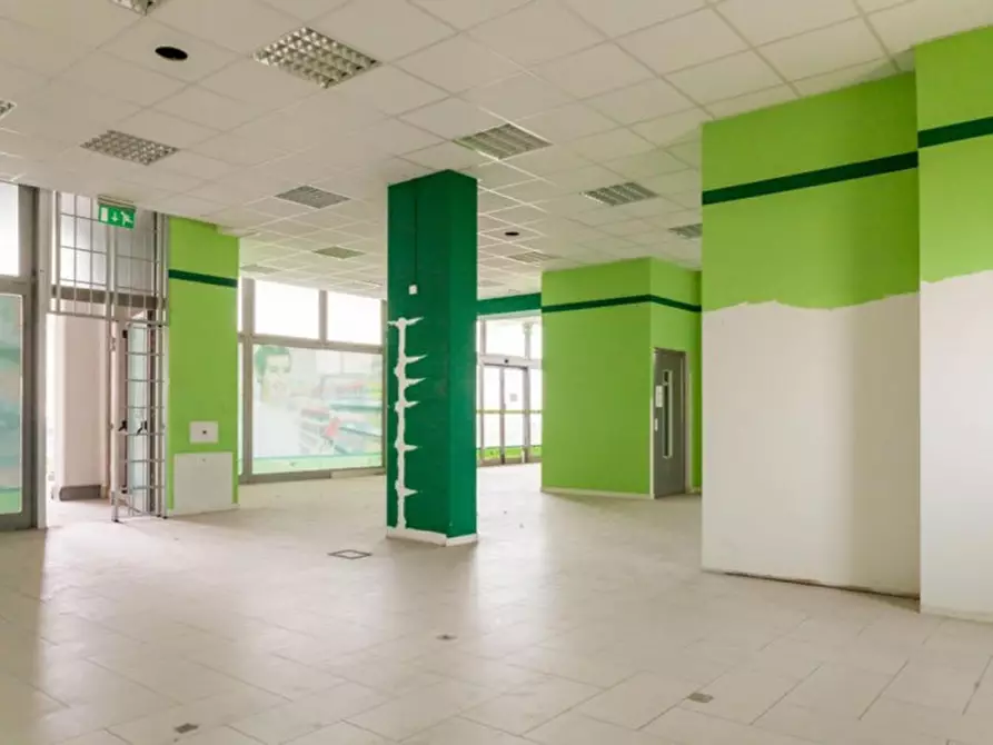 Immagine 5 di Negozio in vendita  in Via San Carlo, N. 12 a Castel Guelfo Di Bologna