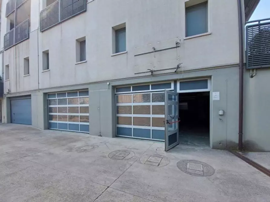 Immagine 7 di Negozio in vendita  in Via San Carlo, N. 12 a Castel Guelfo Di Bologna