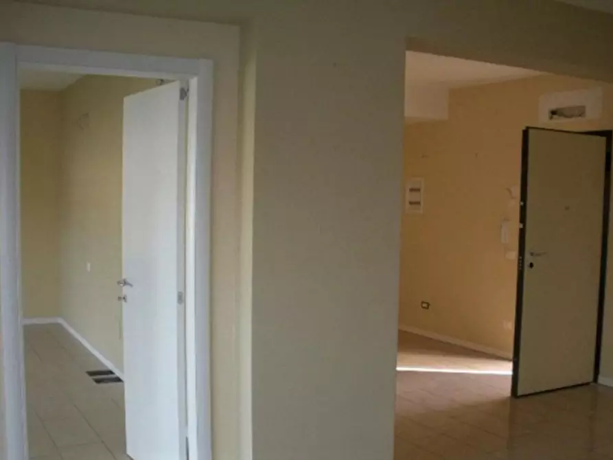 Immagine 15 di Negozio in vendita  in Via San Carlo, N. 12 a Castel Guelfo Di Bologna